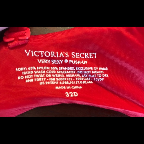 Victoria’s Secret Very Sexy Push-Up Bra - Picture 3 of 3